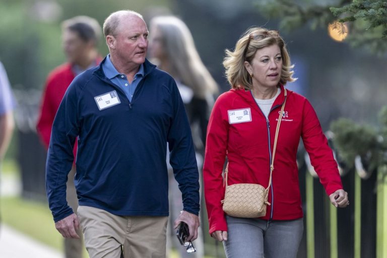 Greg Abel sends blunt message on Berkshire’s $370 billion cash pile