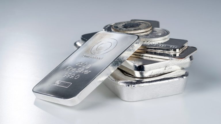 Analysts have a message for investors on the silver price drop